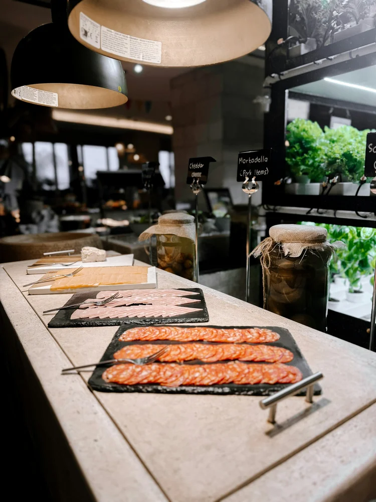 Italiaans buffet met pasta en antipasti