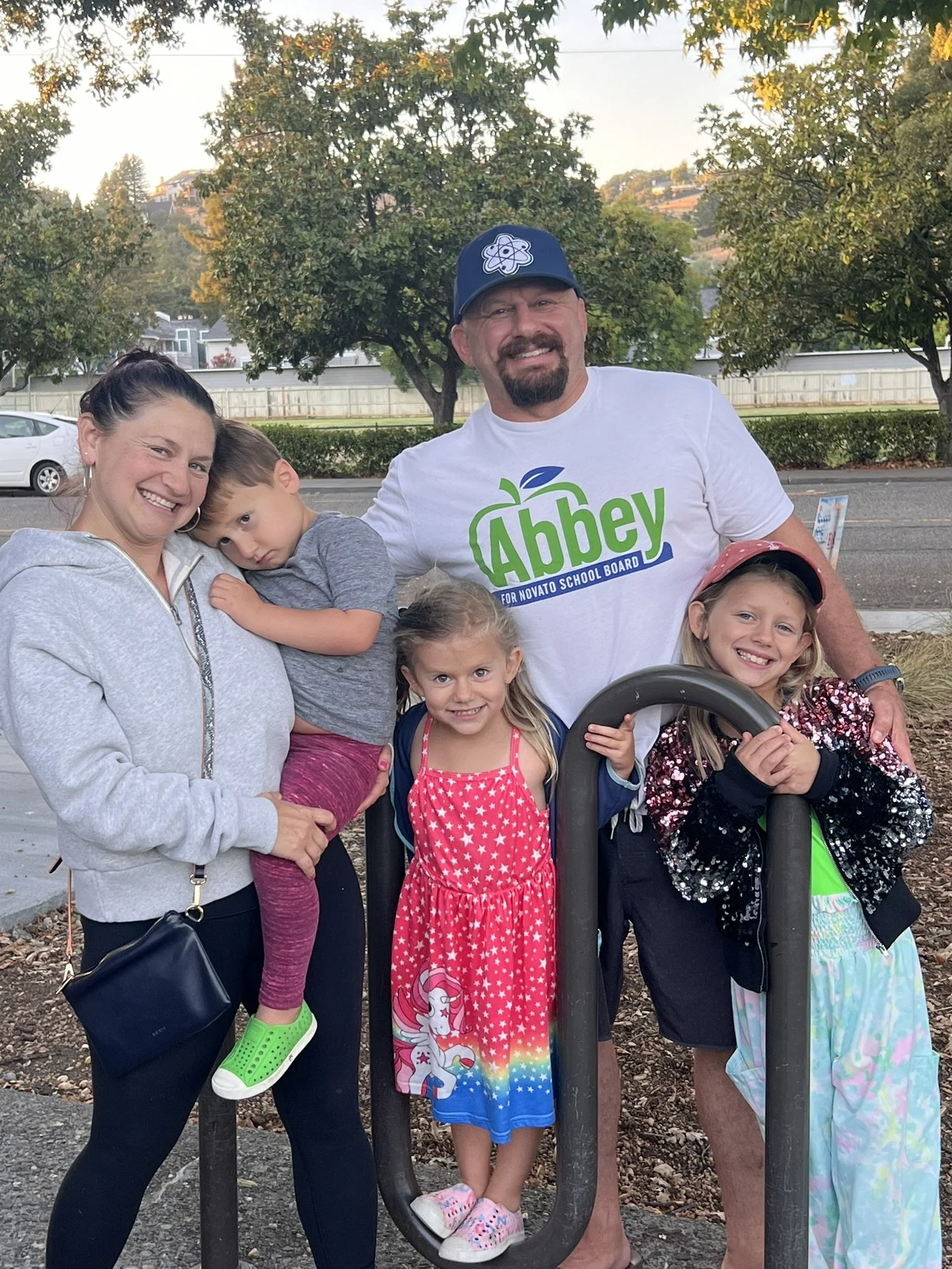 Abbey Picus with her husband and children in Novato outside of Baskin Robins.