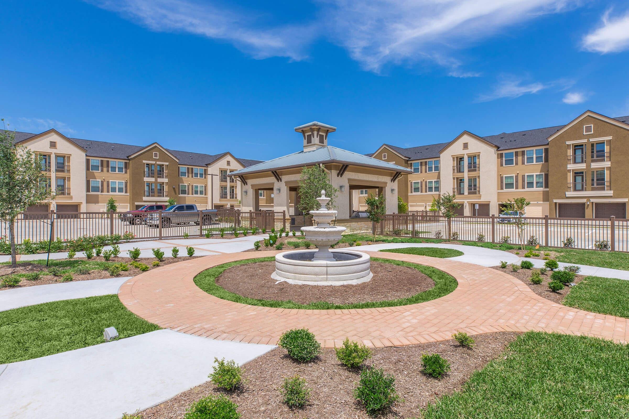 Grand Bay Apartments - Baytown, Texas