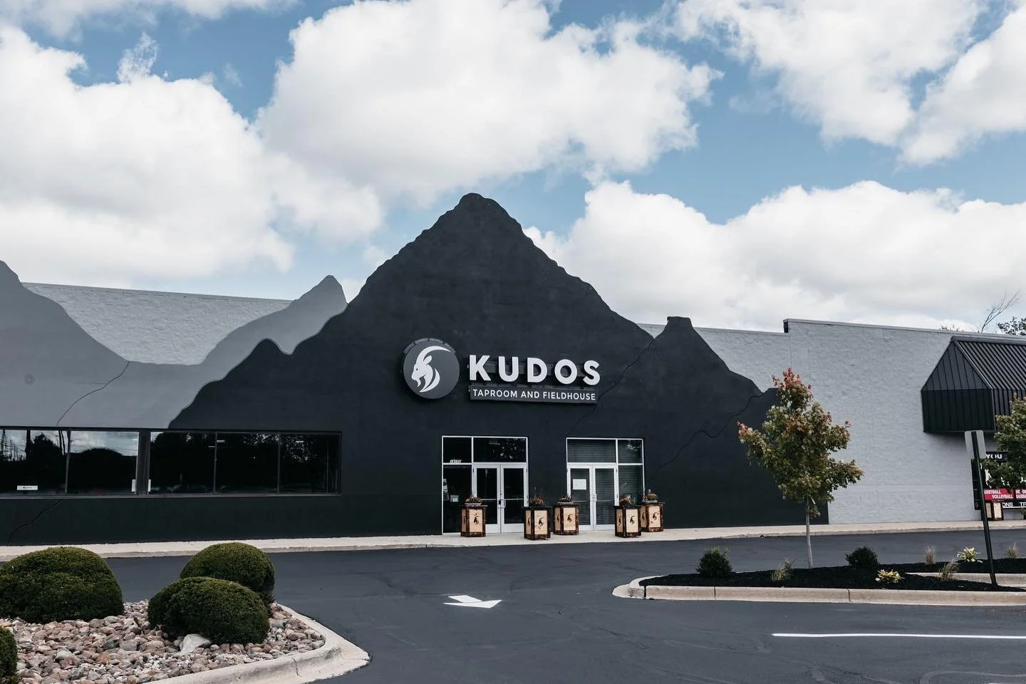 Kudos Taproom and Fieldhouse - Taylor, Michigan