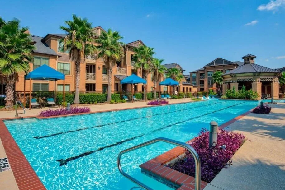 Image of Grand Fountain Apartments community in Richmond, Texas