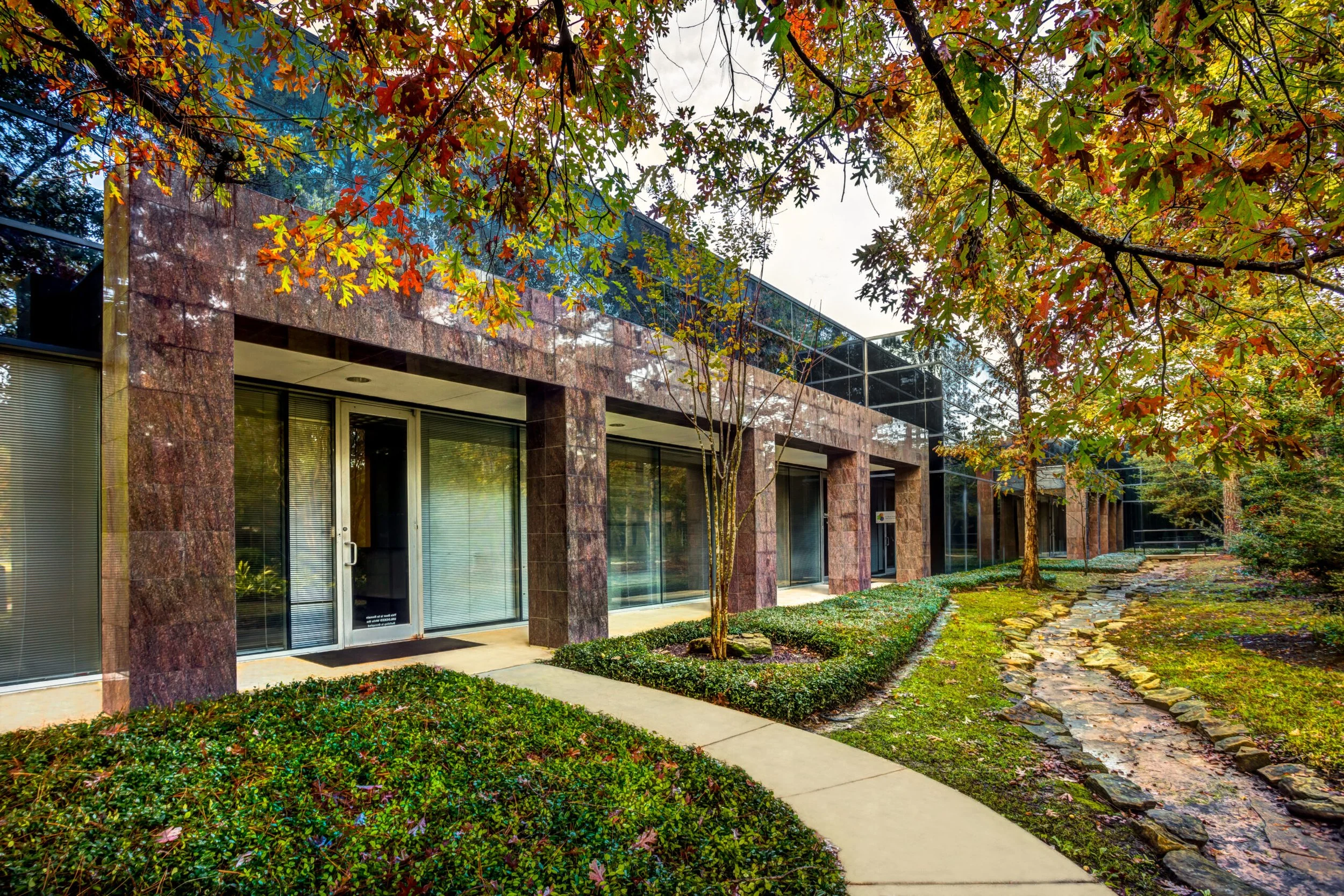 Image of the front entrance of Venture Tech III in The Woodlands, Texas