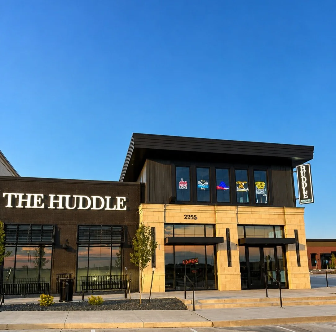 The+Huddle+Outside+Waukee.jpg