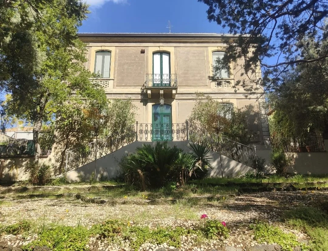 Casa Giardino davanti 03.jpeg
