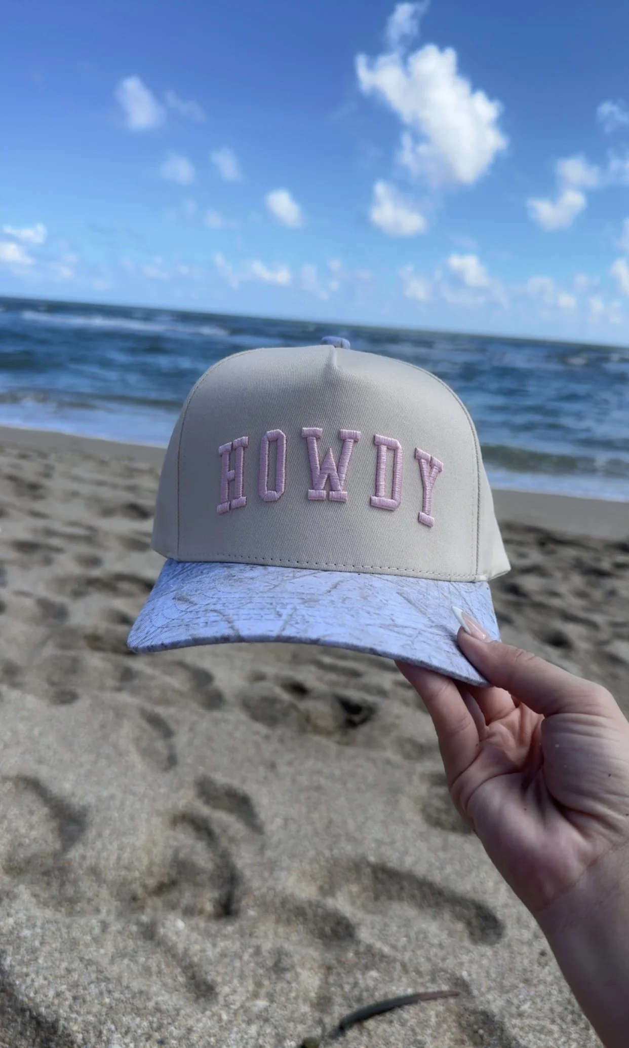 HOWDY camo hat