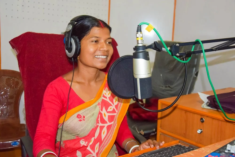 Snehalata Hembram from village Loto of Manbazar I block is hosting a radio program on Maternal Health at Nityananda Janavani 91.2 FM Community Radio Station.