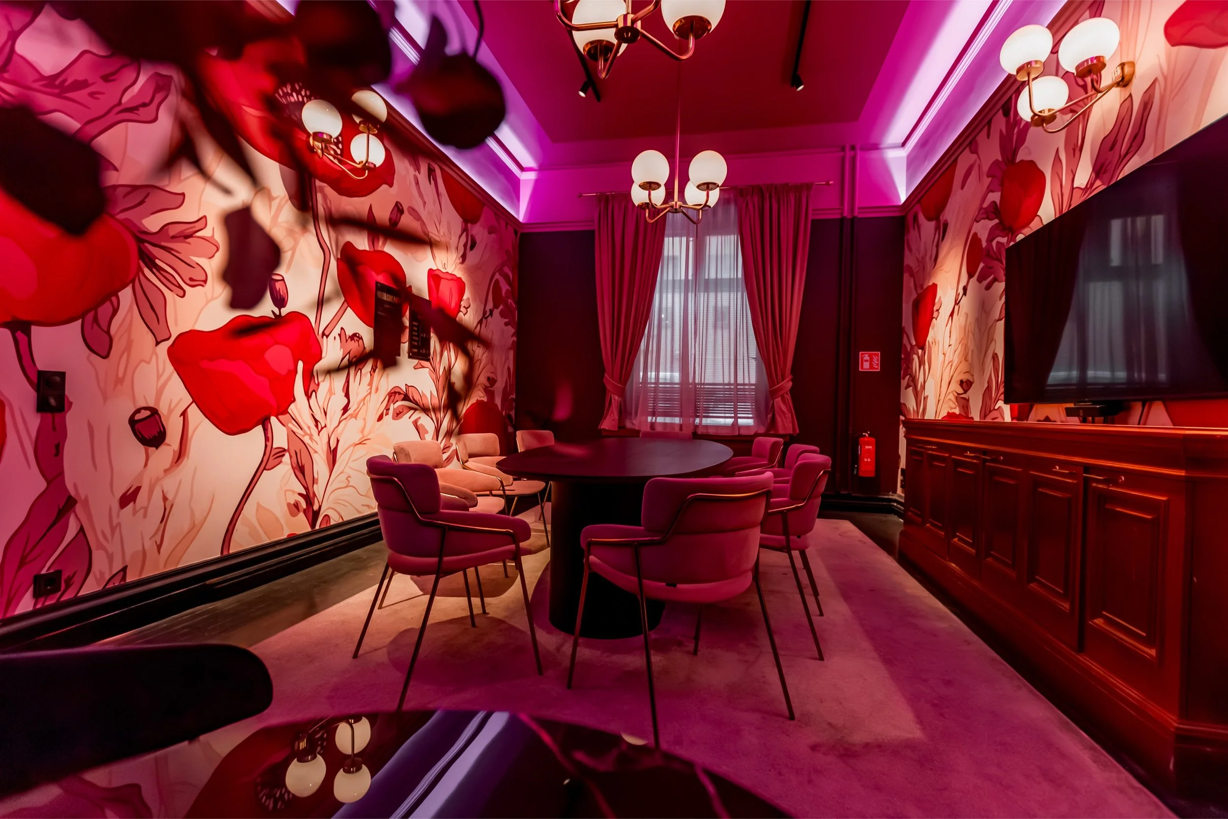 20260909_ODUports_NightBloom_Room2_5.jpg