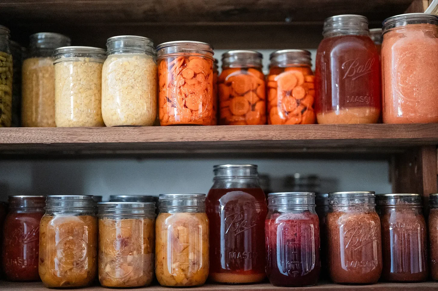 Building a Stocked Pantry to Save on Groceries 