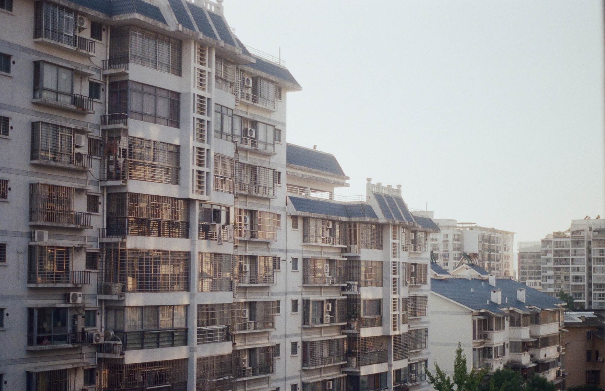 Lingering in the Courtyard: Language, Space, and Social Networks in Guilin, China
