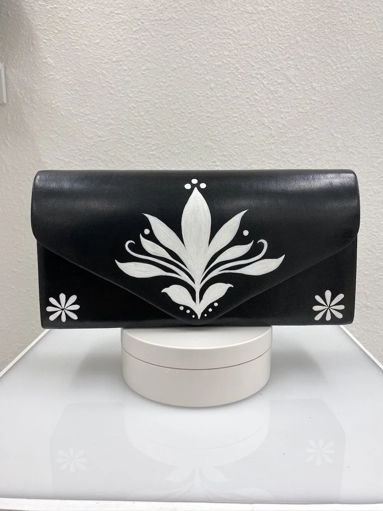 Ornamental clutch