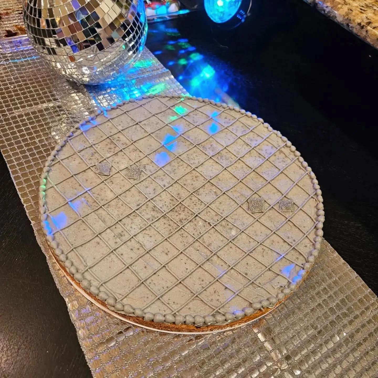 Disco ball cake 2.0, cookie cake this time, for my cousin's 50th disco birthday 🪩

#drippingspringseats
#drippingspringsbaker
#cakesofinstagram
#cookiecake
