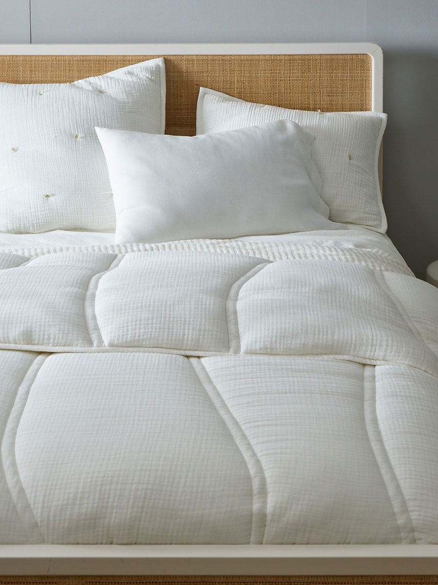 Soft goods and bedding photography by James Ransom, photographer and director