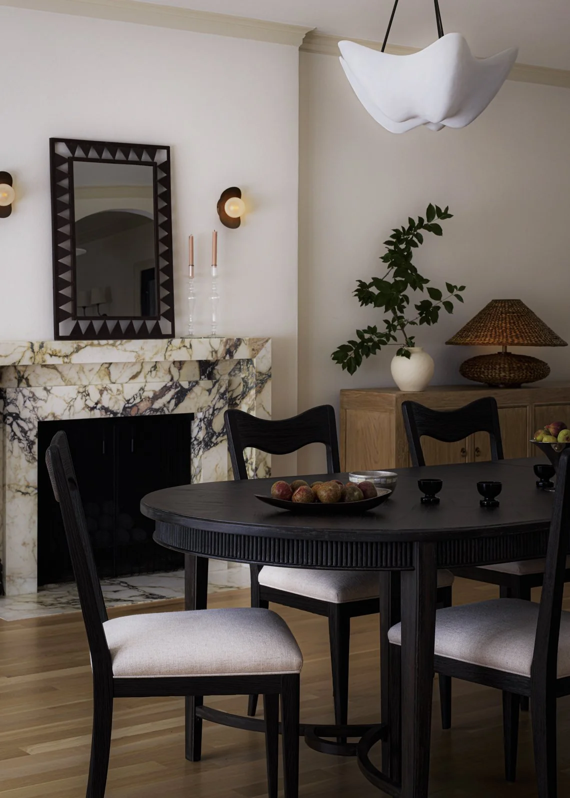 CMStiudio_McMullen_Dining-Room_Sunview_0808257468.v4L-2.hils.jpg