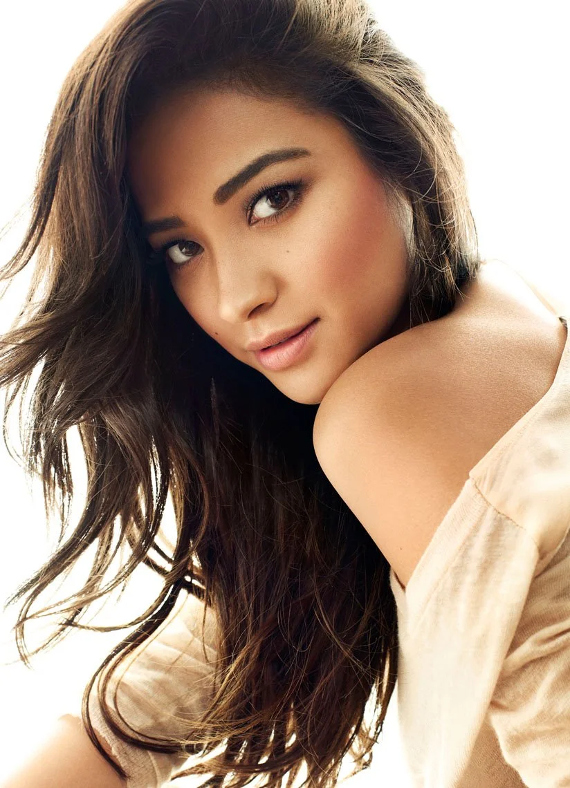 015_052-052-055-050-01_Shay_Mitchell_0348_Rev_7_201432.jpg