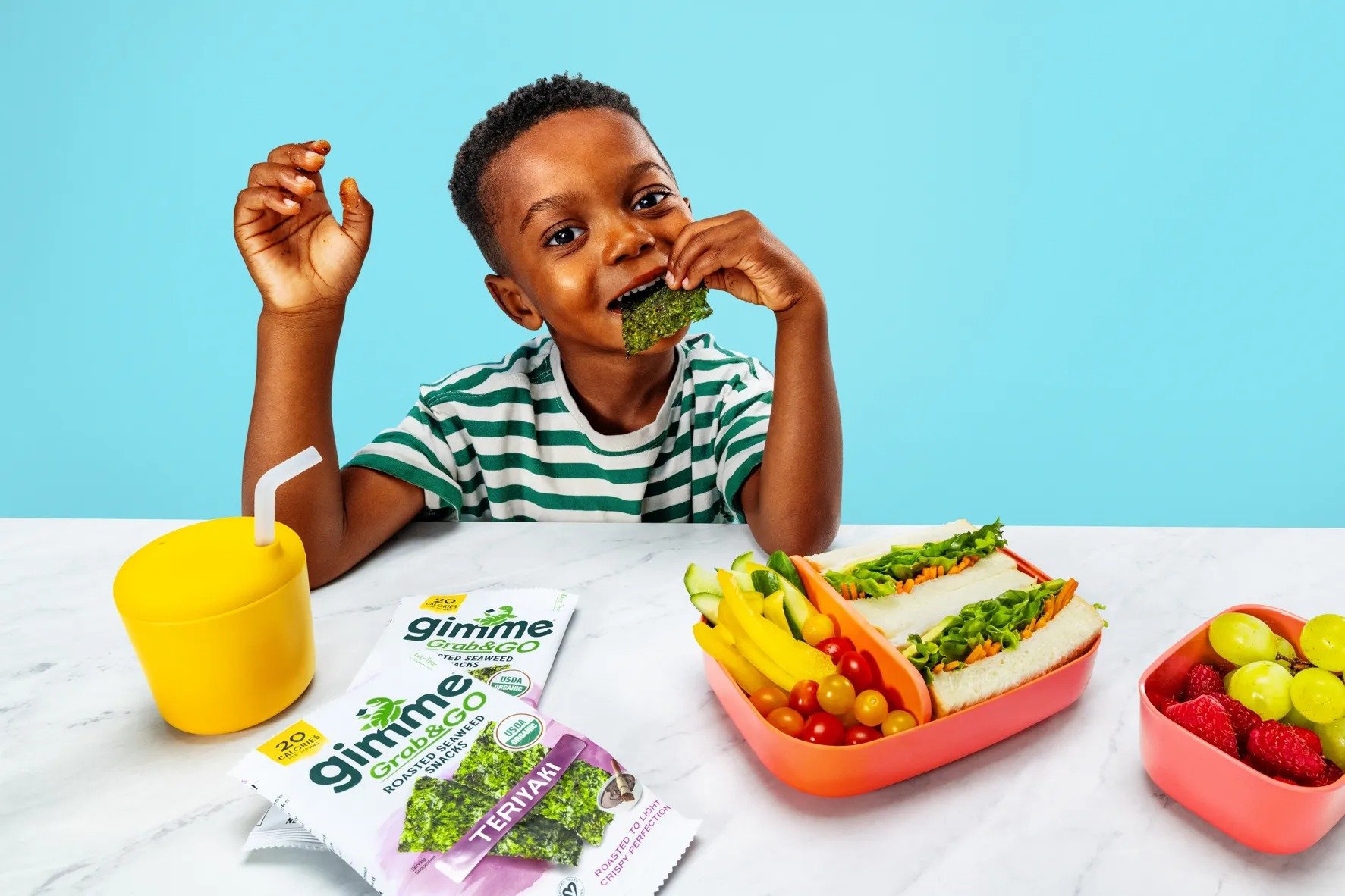 imageye___-_imgi_5_2026_CHADELLIOTT_Dad-and-kid-lunchbox-prep-at-counter_2915_v05-2.jpg
