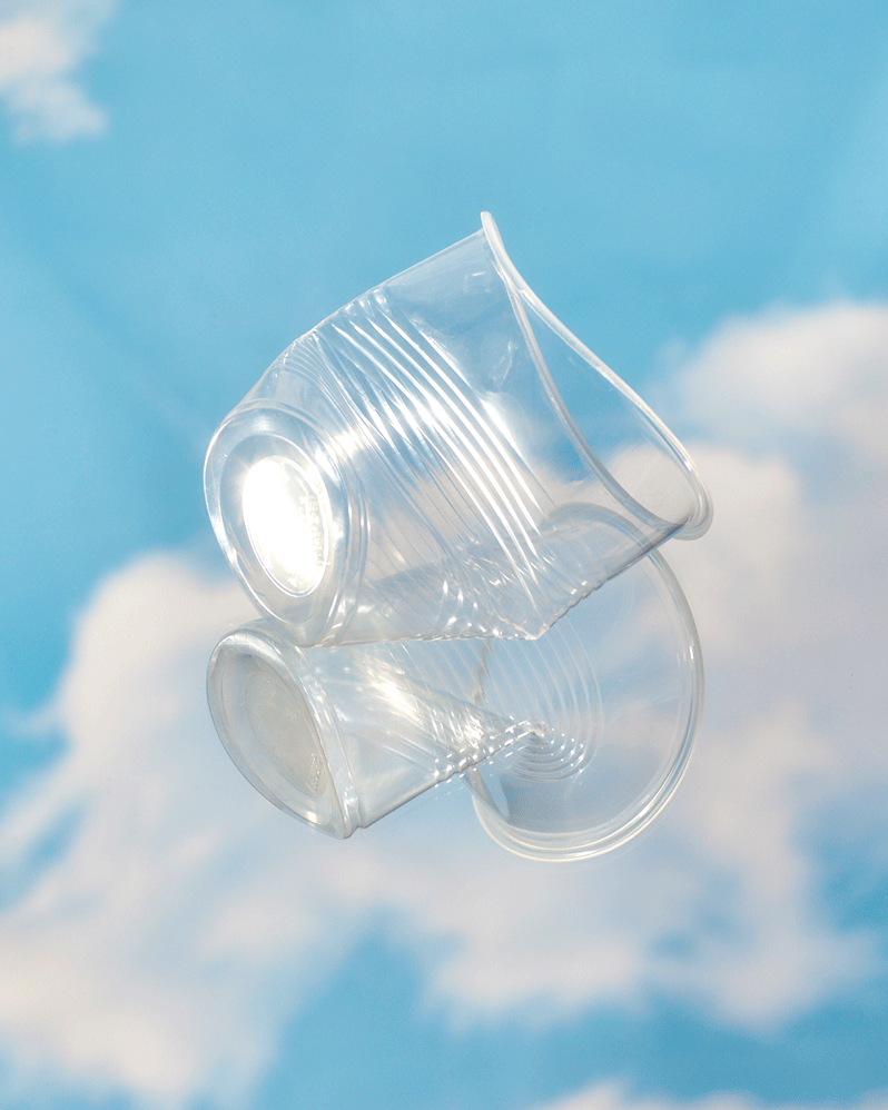 48_plastic_cup_sm.gif