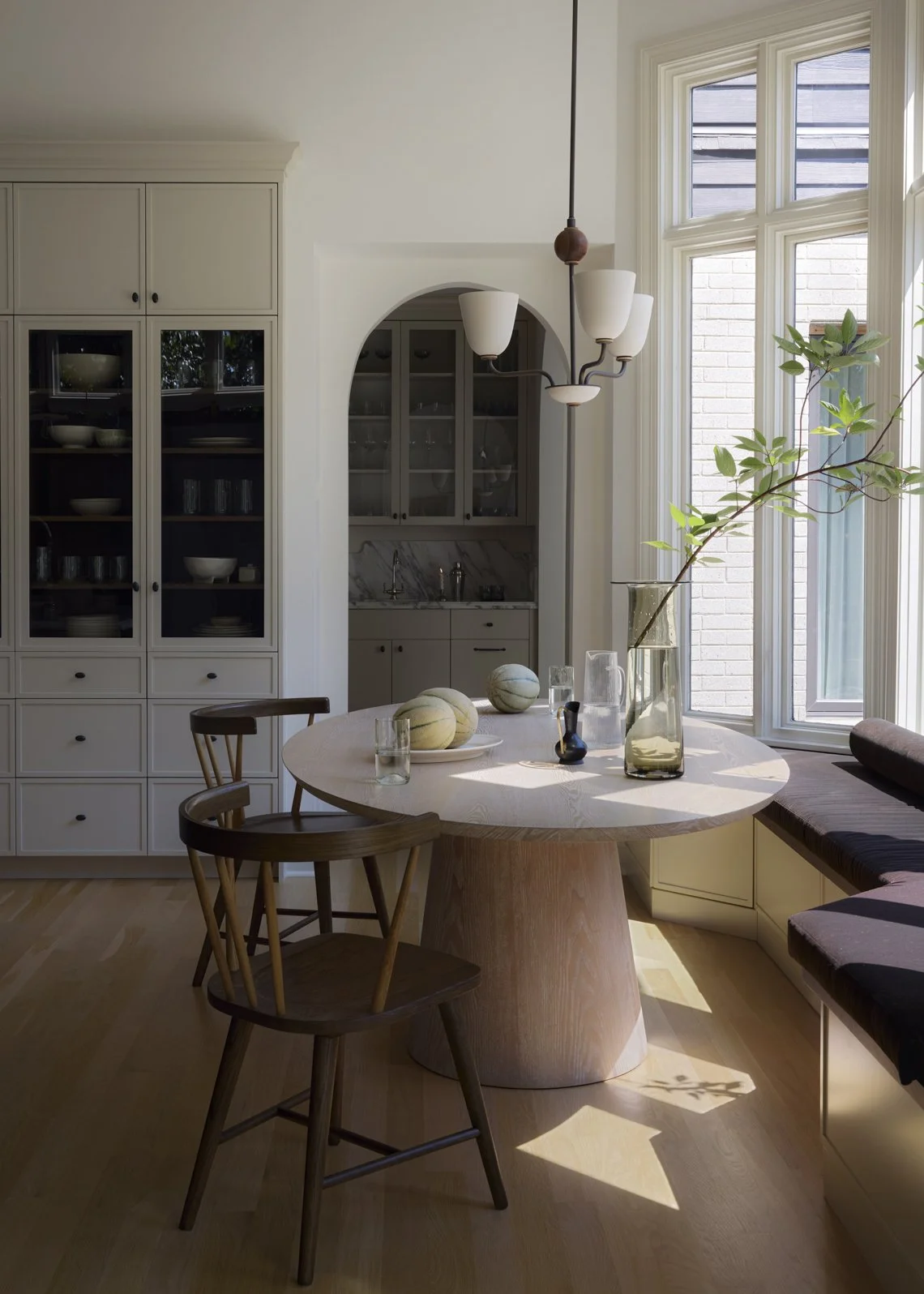 CMStudio_McMullen_Breakfast-Nook_Sunview_0808257423.v3-2.hils.jpg