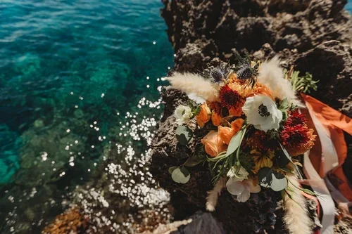 fl-cliff-bouquet.webp