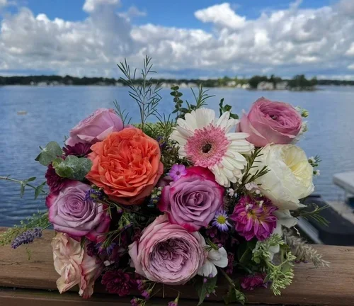 fl-lake-bouquet.webp