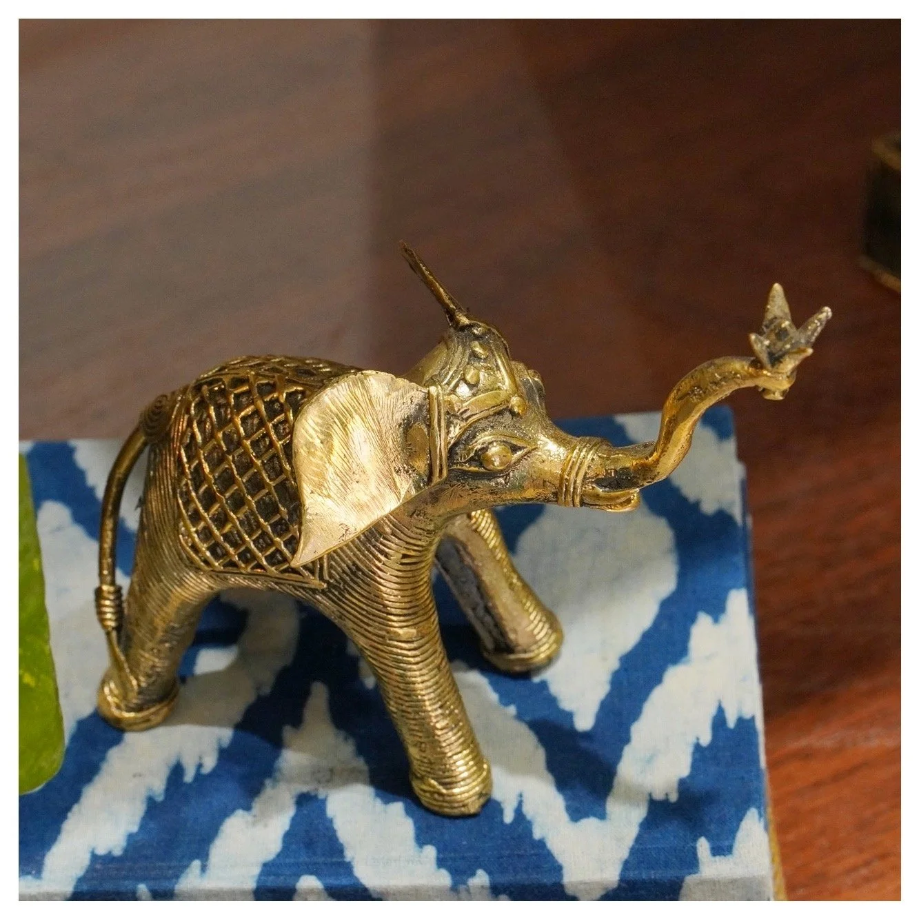 0_A.Mini elephnat.jpg
