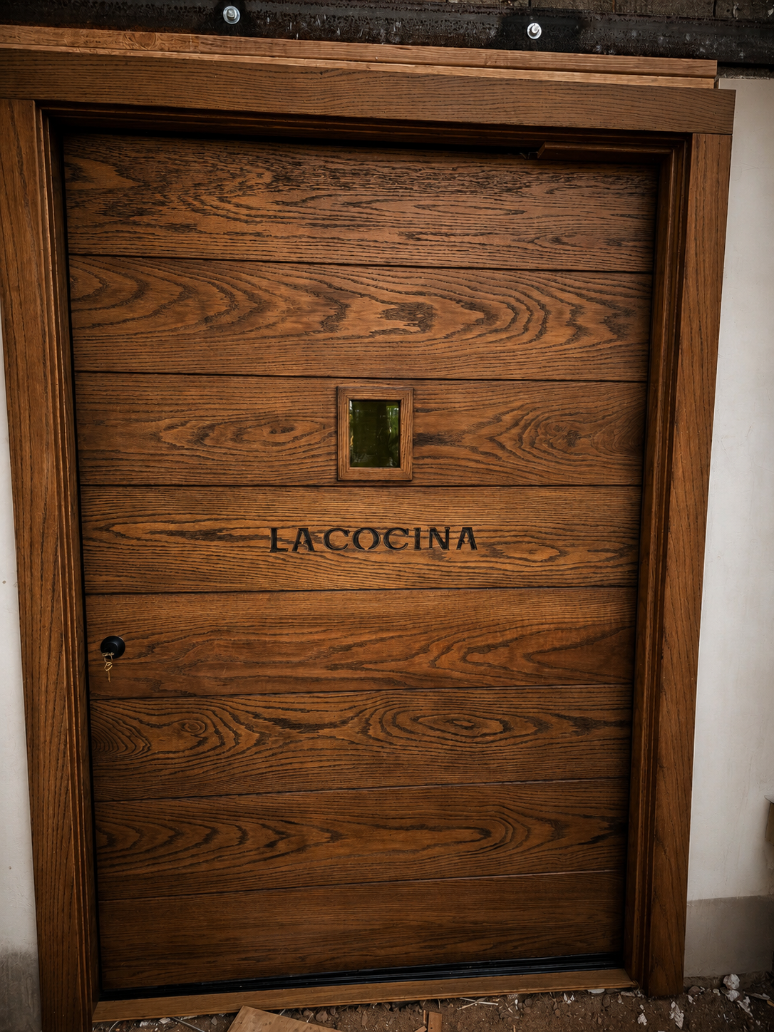 cocina door color grade.png