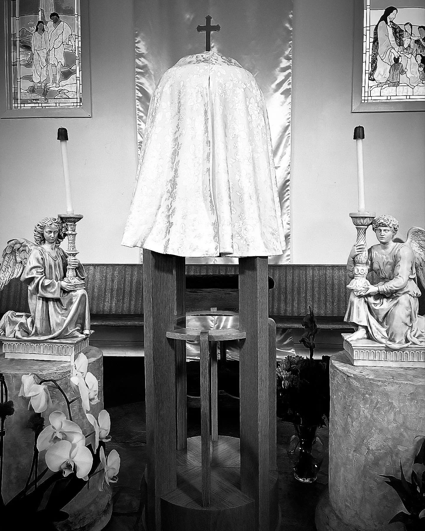 Angels guard our souls like they guard the tabernacle: 24/7, at all times