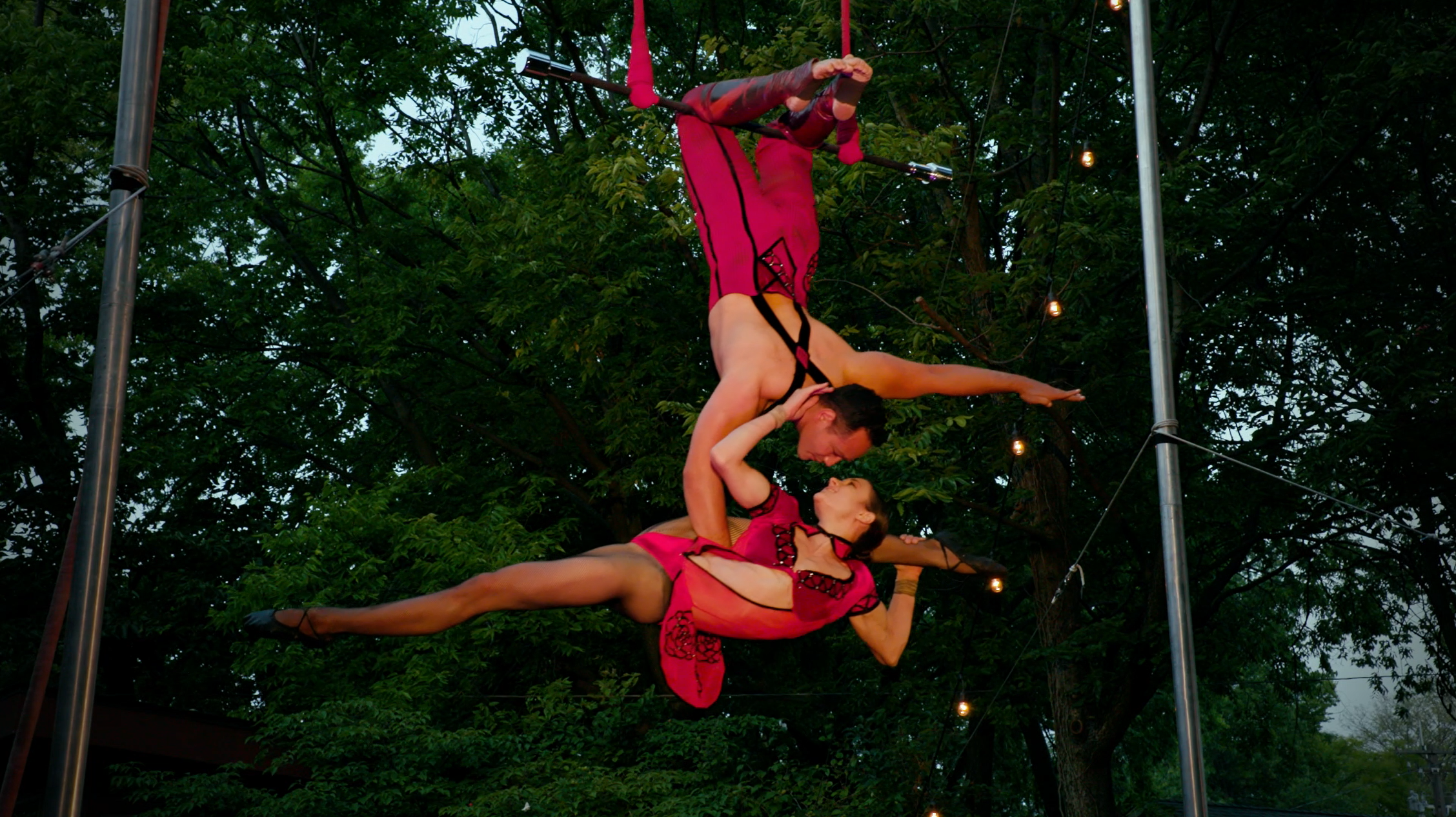 “Blown away” ”So amazing!!!! Wonderful!!!” Duo Rose shows us strength, precision, and trust in their performance