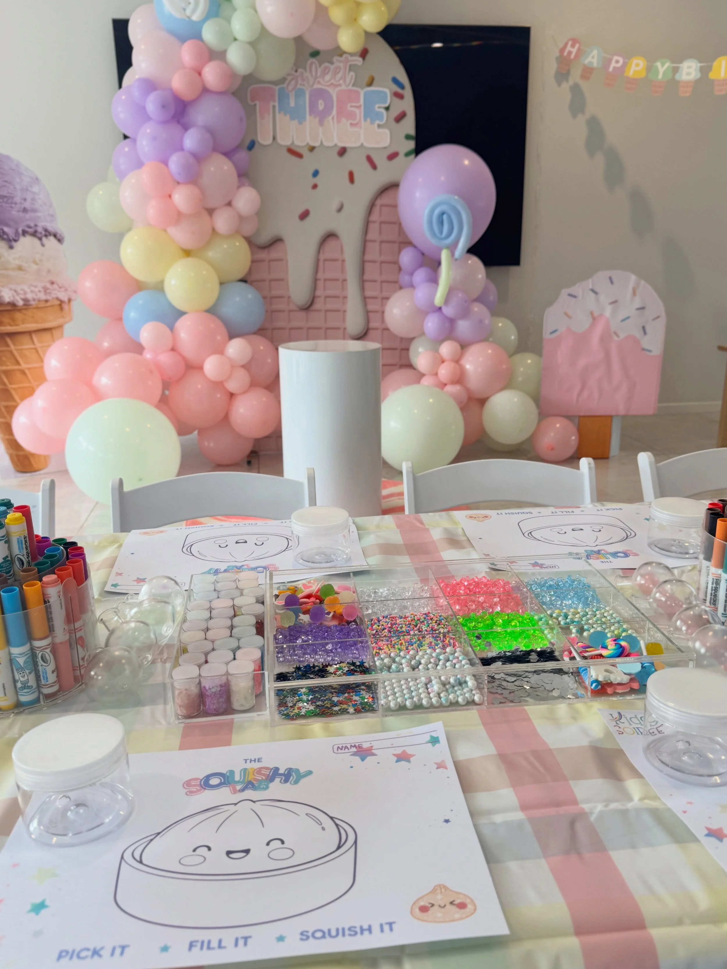 S Q U I S H Y &bull; M A K I N G &bull; P A R T Y 🌈✨

Mixing | Creating | Decorating

Our colourful Squishy Party setup was ready for lots of hands-on fun! Each child created their own squishies, chose their favourite colours and decorated their tak