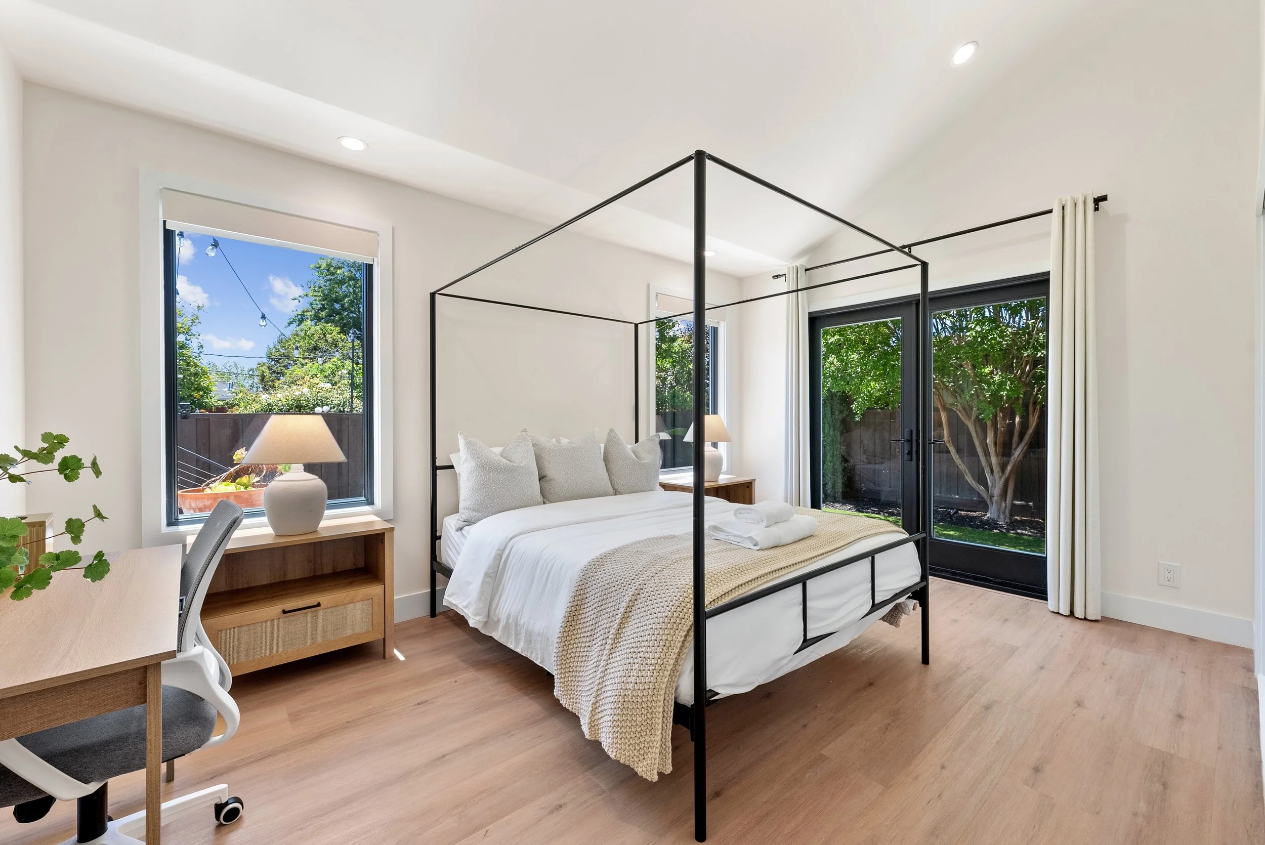 Designer private room for a work stay, San Mateo — Stay Alpha Home