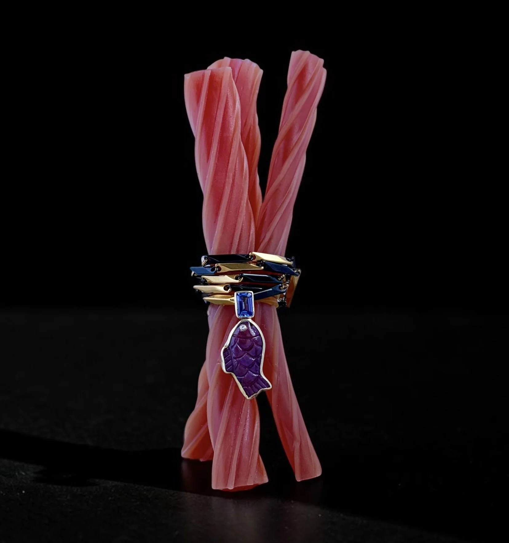 Sniff bottle ruby and tanzanite fish