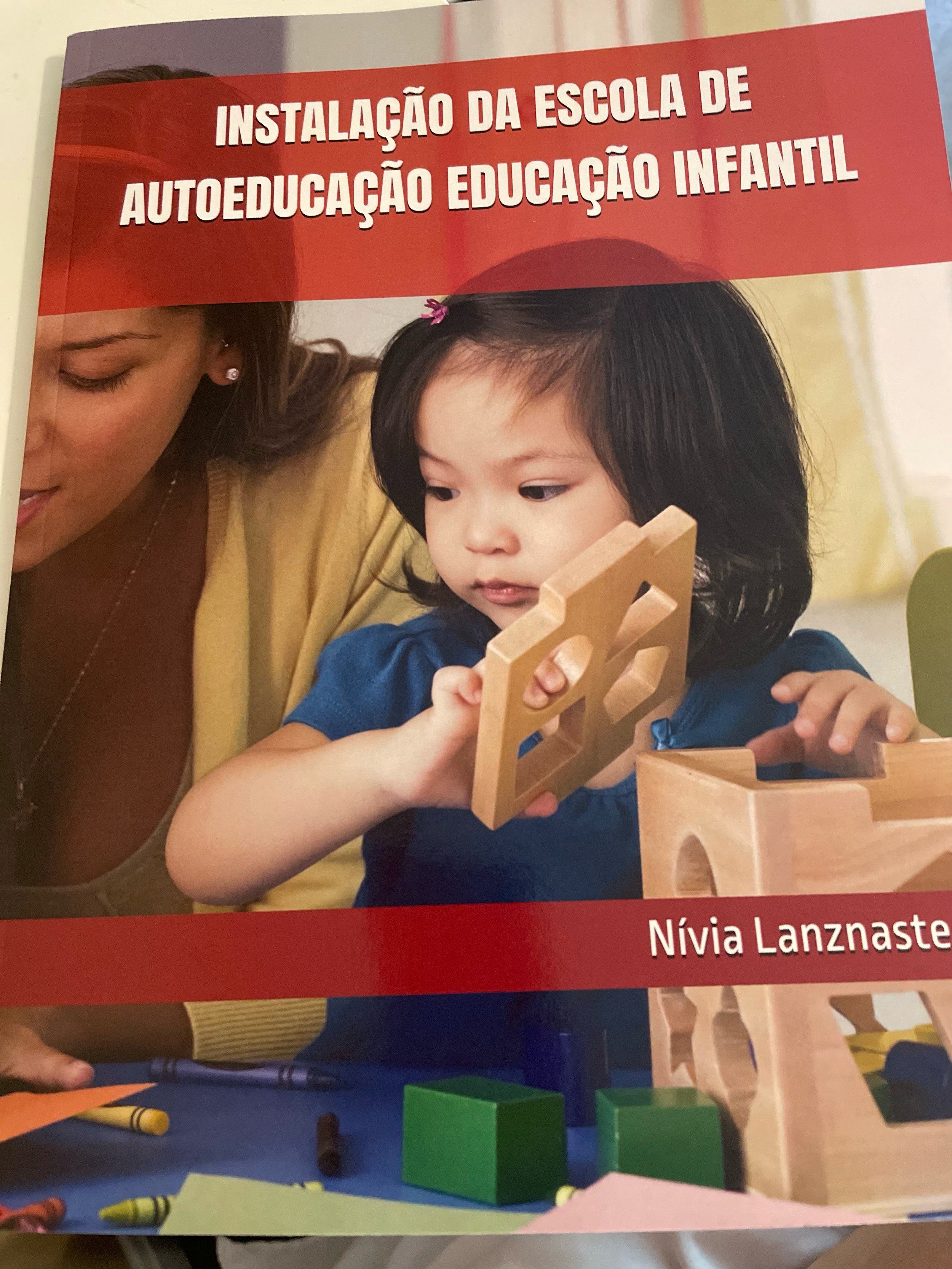 Livro 1&nbsp;Coleção&nbsp; De Mãos DadasImplementação da Autoeducação Infantil