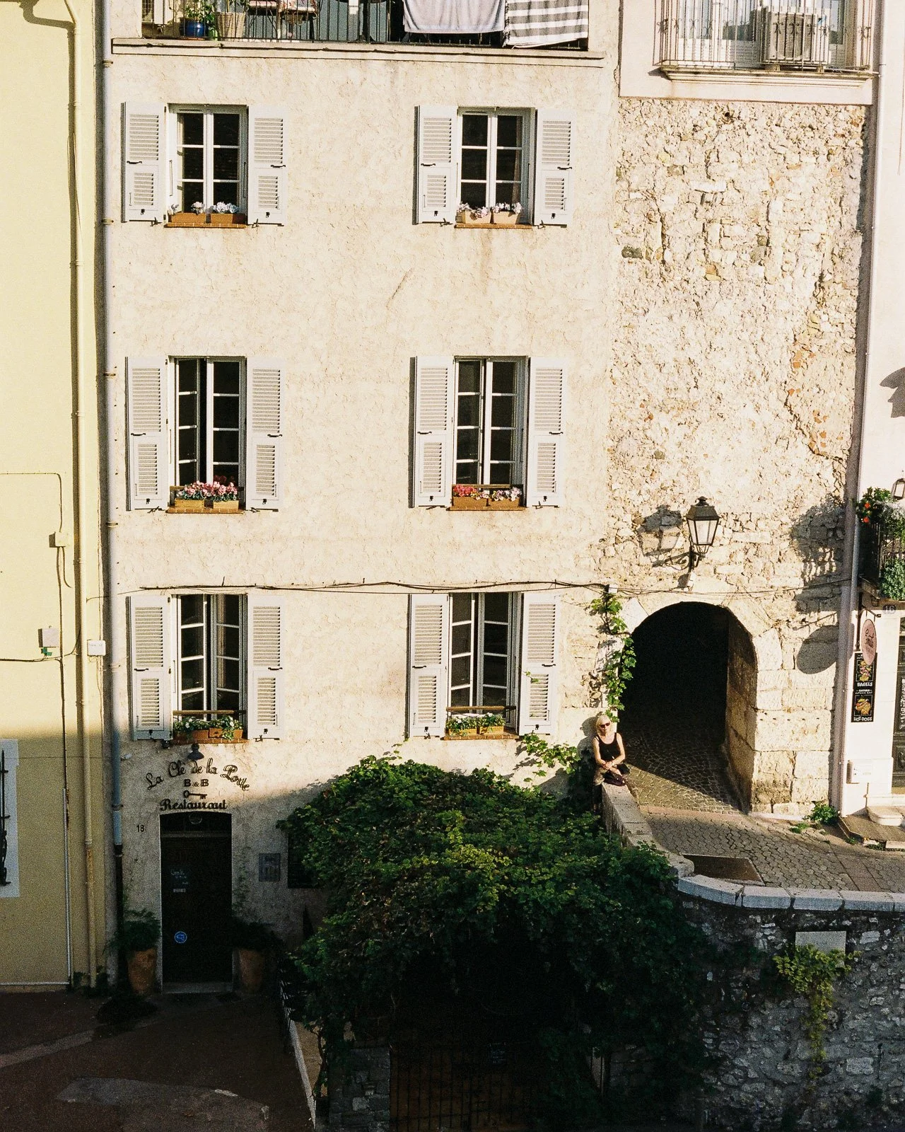 A001553-R1-23-24.jpg