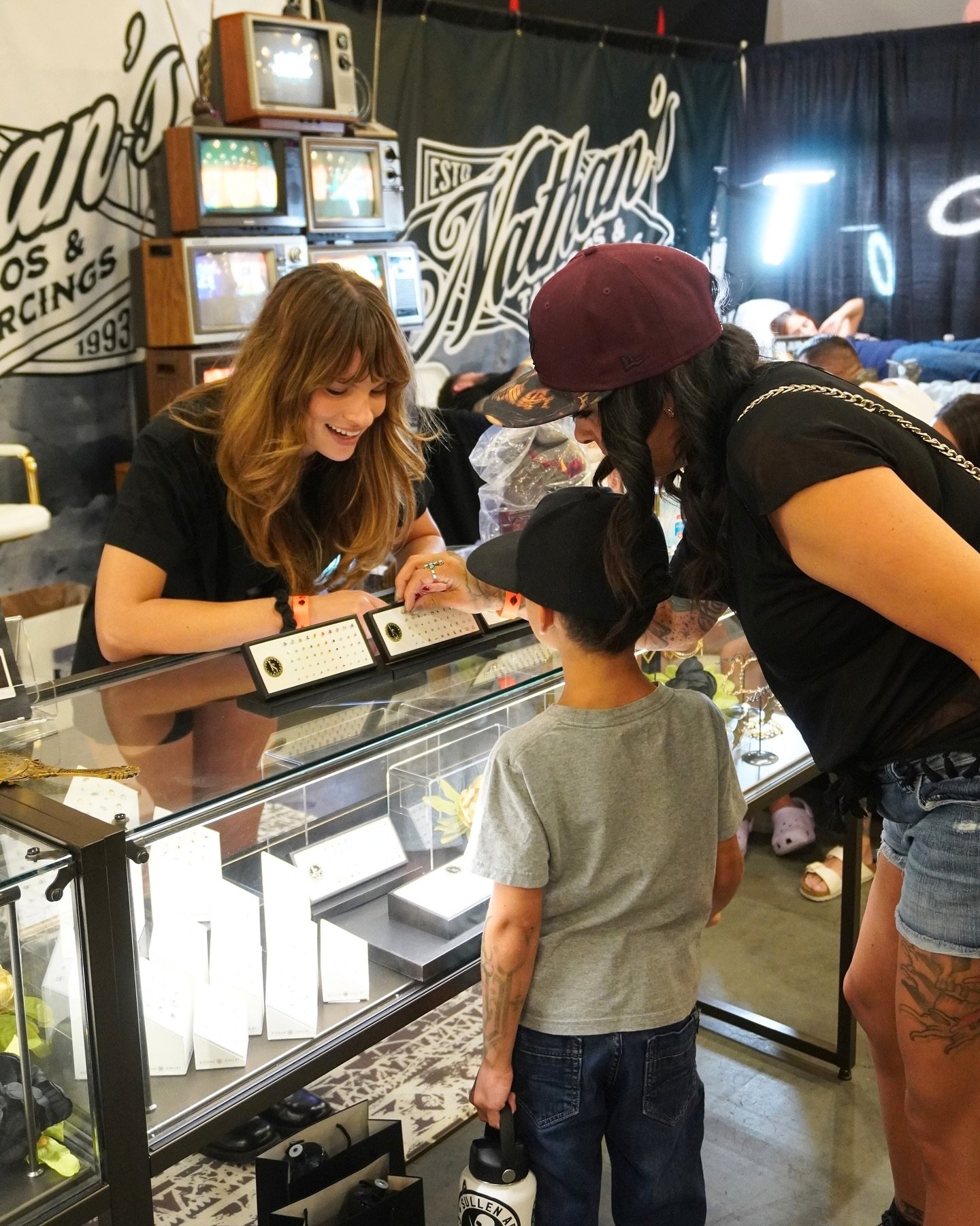 We&rsquo;re having a great time at @goldenstatetattooexpo so far🌟 It&rsquo;s always such a fun experience to get to bring the shop to Pasadena! Today is our last day at Goldenstate and we will be piercing &amp; tattooing 12 pm - 7 pm, come on by🪡 
