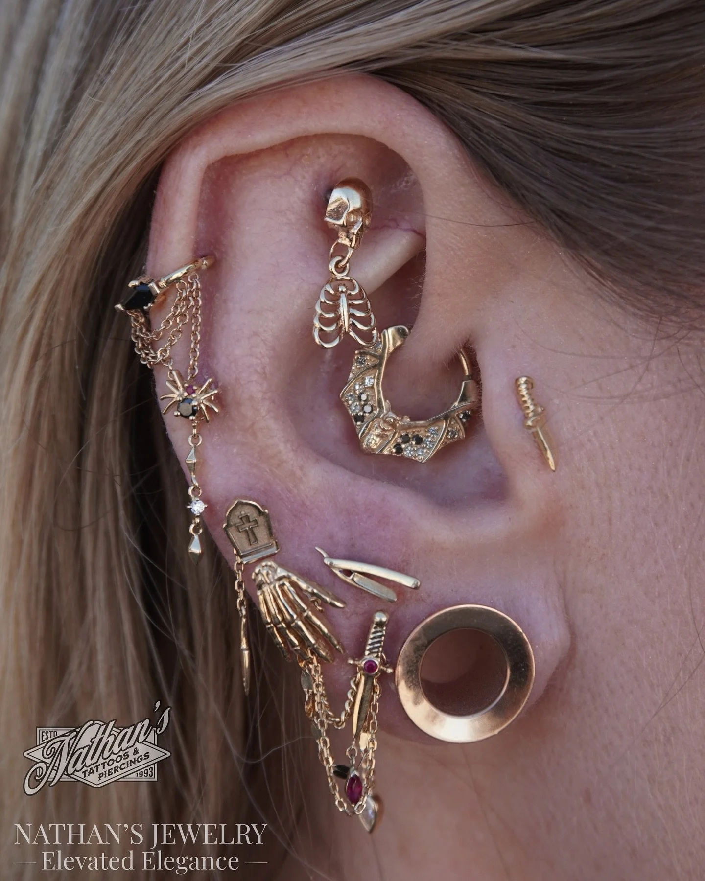 Halloween&hellip;but make it couture❤️&zwj;🔥🕸️ 

Our second curation of our Halloween series, &ldquo;Tales from the Crypt&rdquo; by @curationsbycrystal- a little dark, a little decadent and entirely unapologetic.

Composed of 14k yellow gold, genui