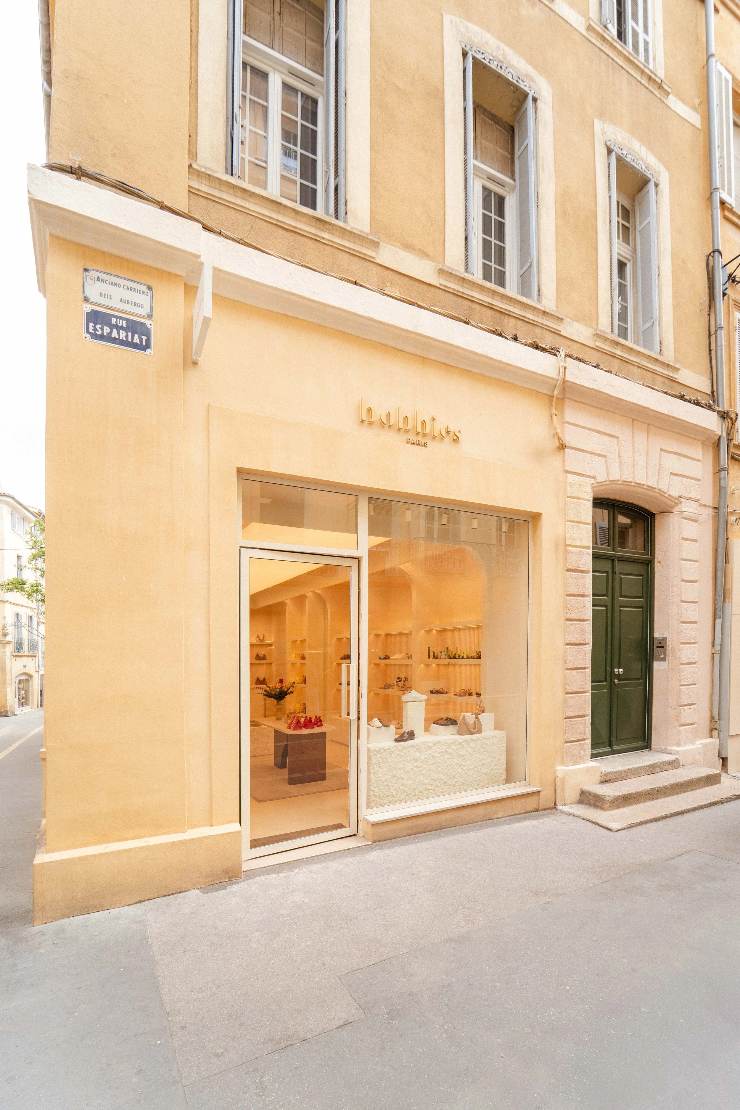 Boutique-Bobbies-Aix-07.jpg
