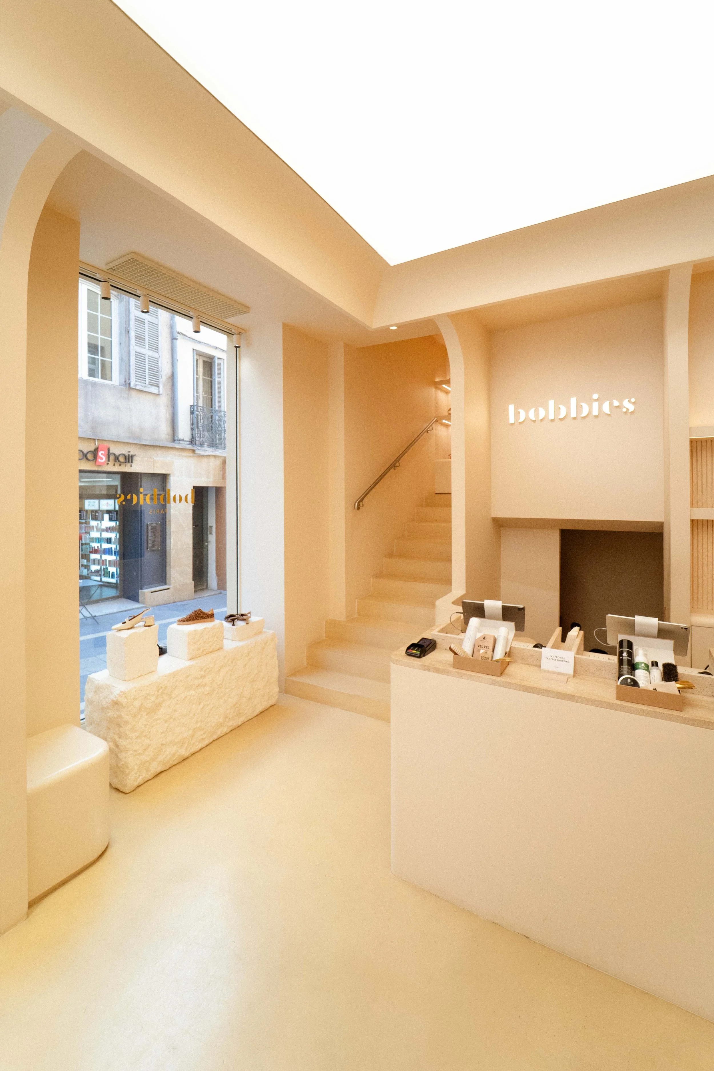 Photographie d'architecture d'intérieur de la boutique Bobbies à Aix-en-Provence — studio nepita