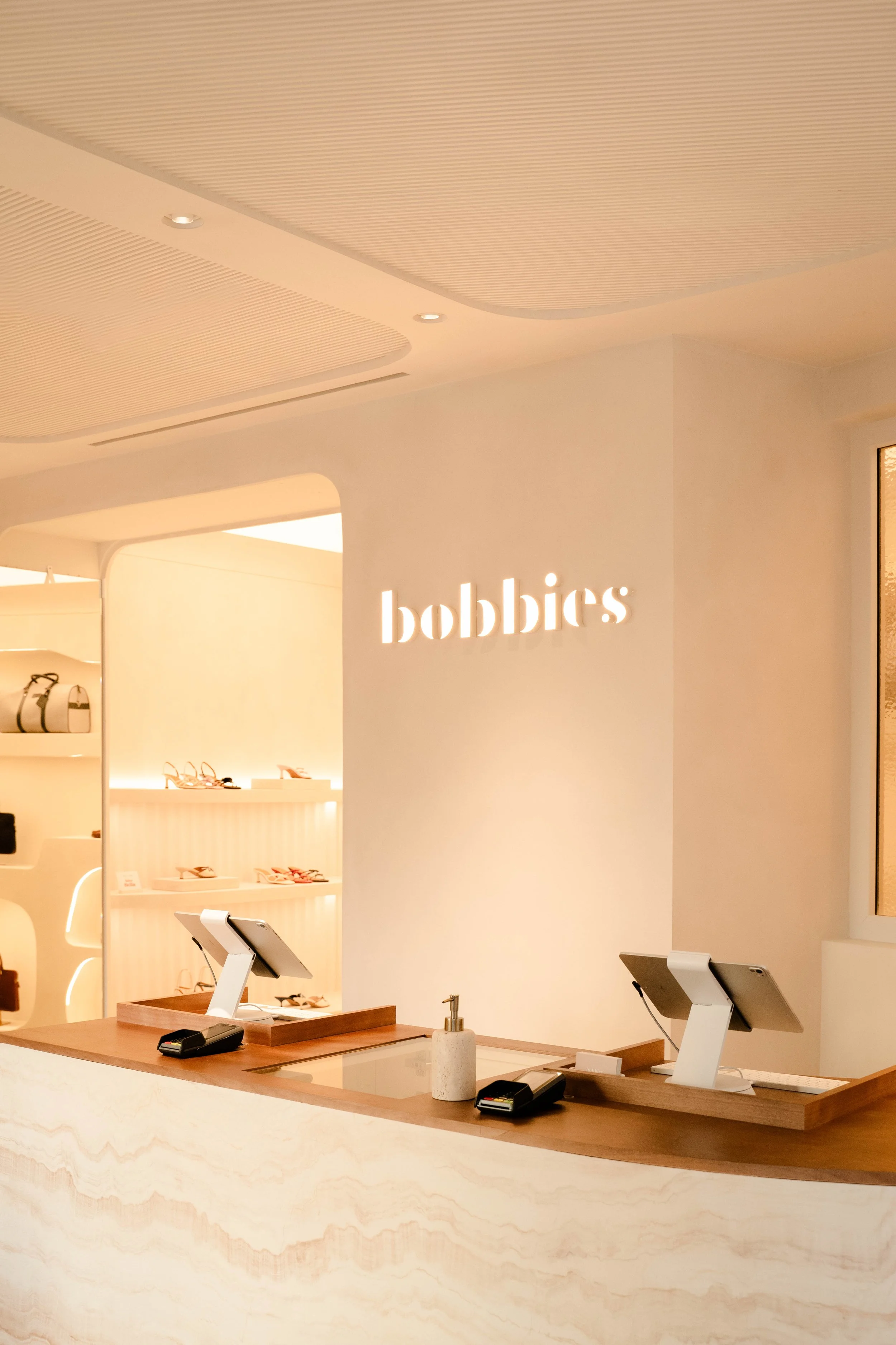 Boutique-Bobbies-Passy-55-LQ.jpg