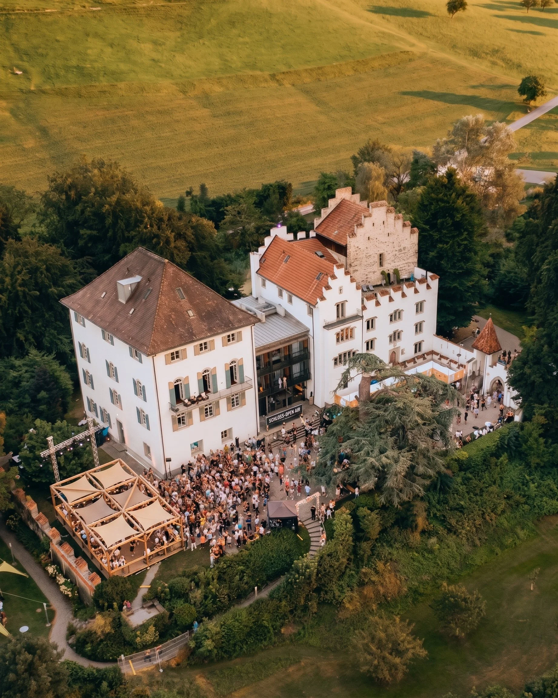 Schloss Wartensee.jpg