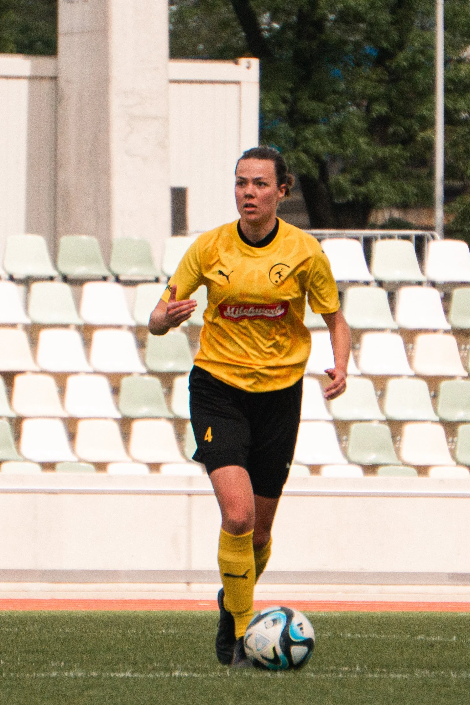 Spielerin laeuft