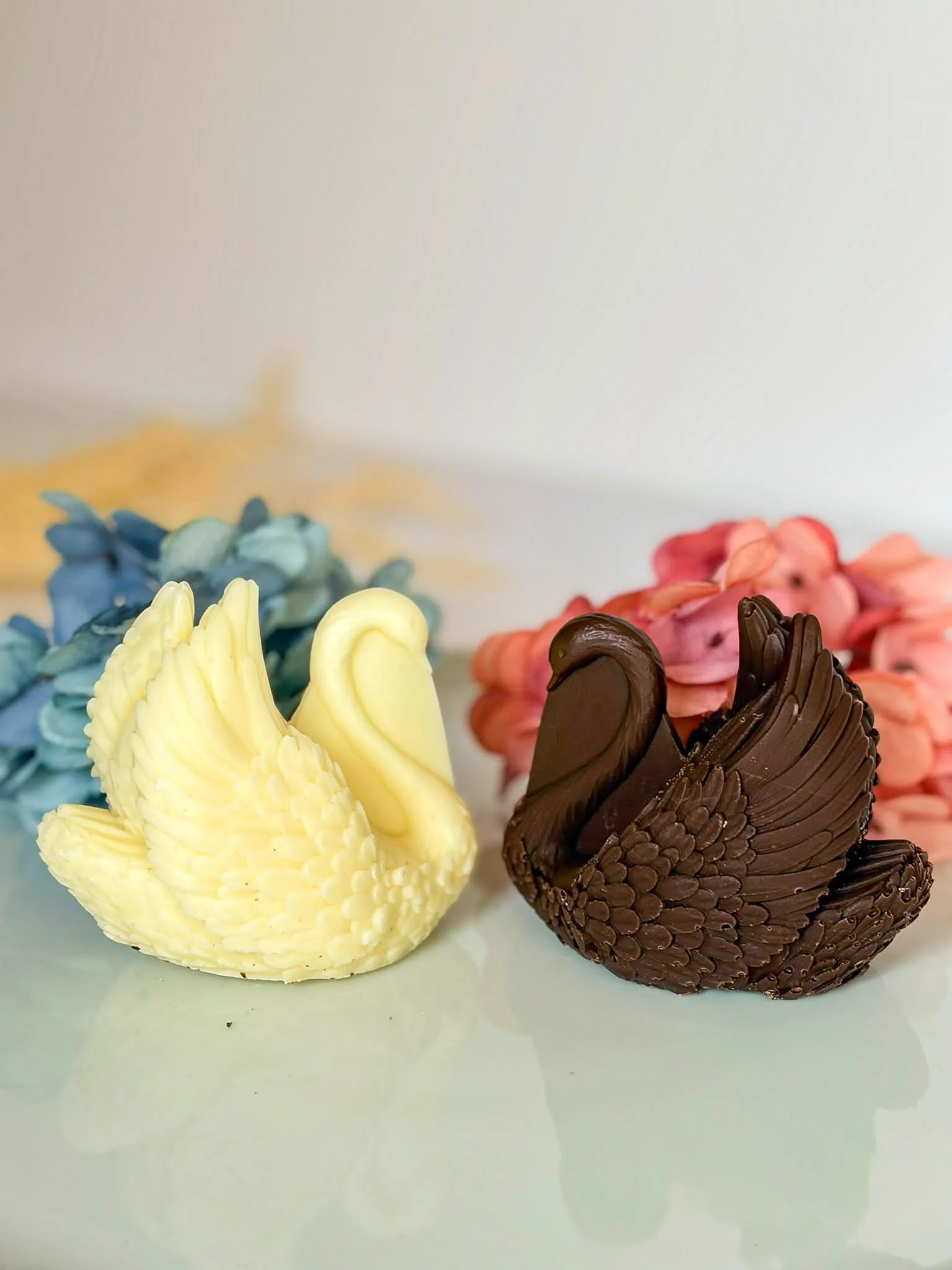 [Add Ons] Dark Chocolate Swan