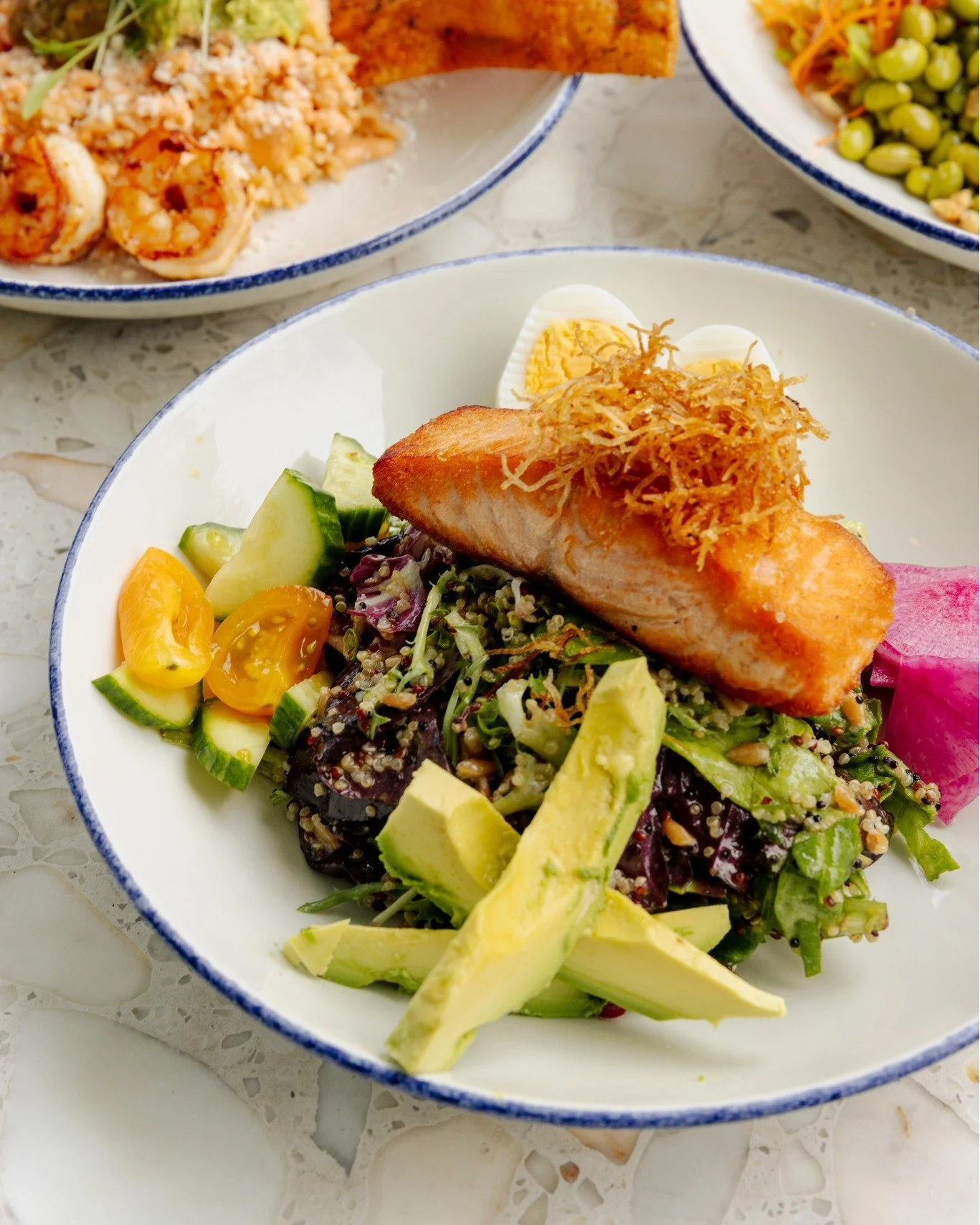 Debating today's lunch plan? Boom! Here it is. 💥🥗😍

Salmon Bowl: Quinoa, Farro, Avocado, Tomato, Egg, Radish, Cucumber, Crispy Potato, Lemon Vinaigrette

〰️ Lunch begins @ 11:30am