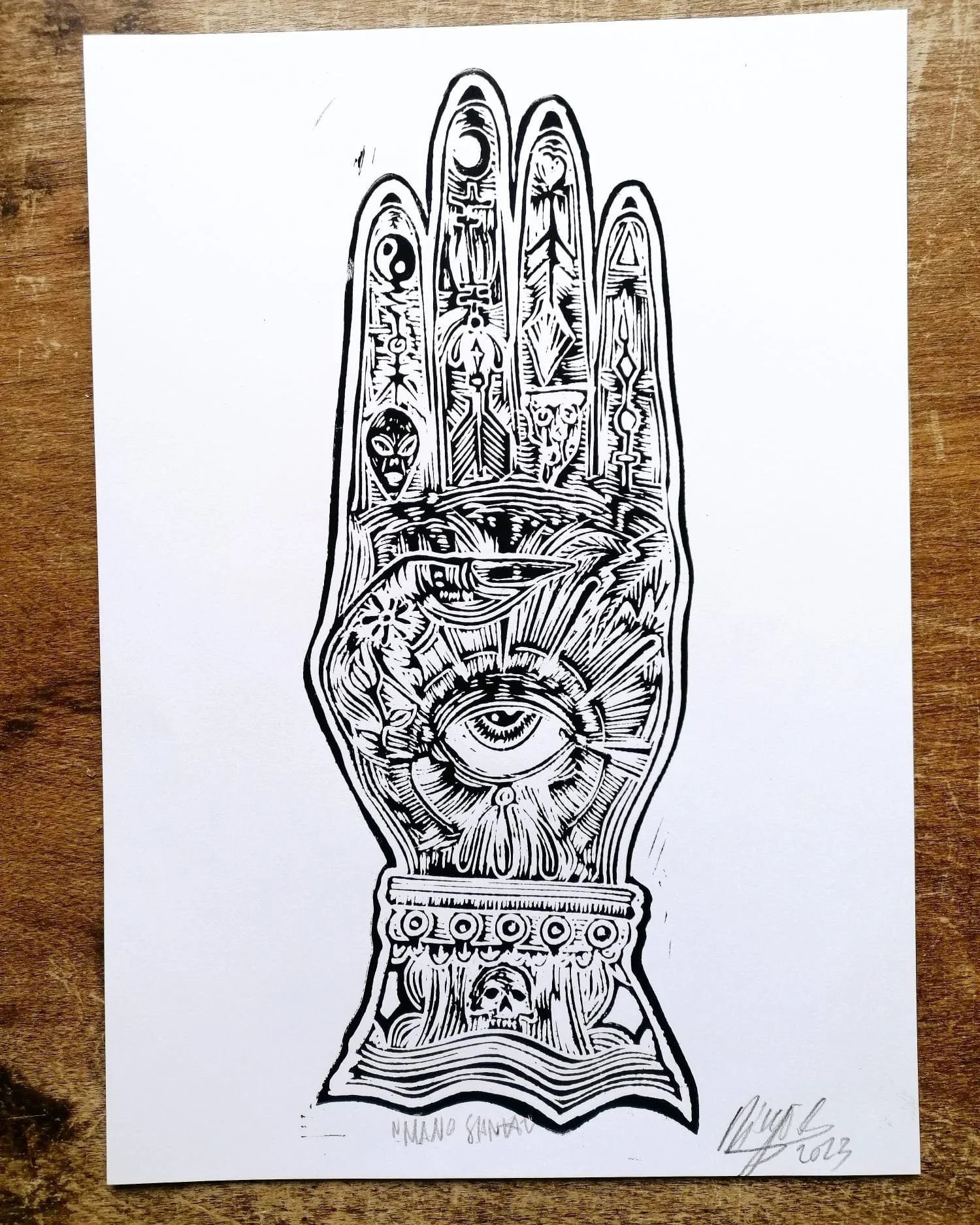 All seeing Hand