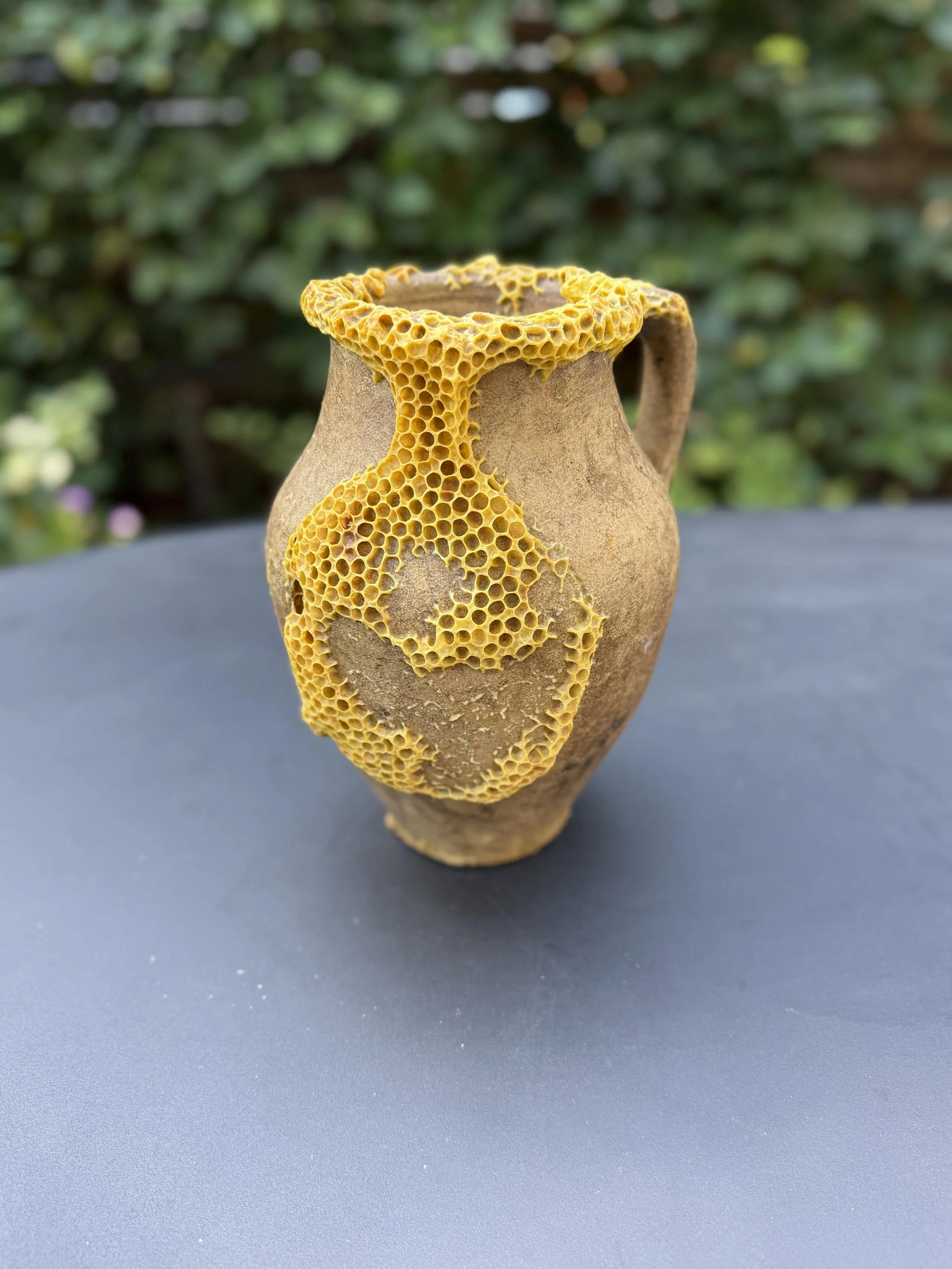  Kintsugi/Kintsu-Bee Vintage Jug 
Vintage clay jug and natural honeycomb