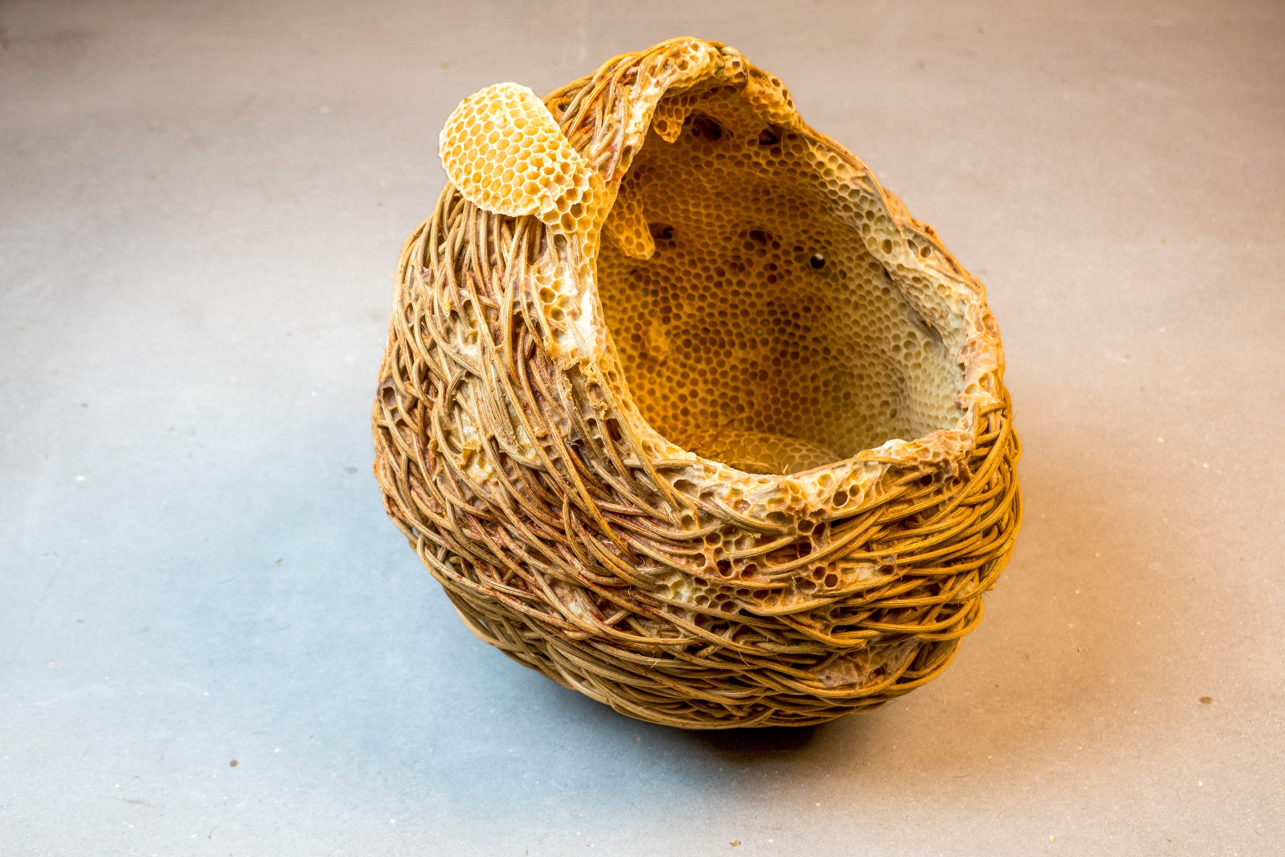  Large Smoked Reed Basket with Honeycomb 
Smoked reed and honeycomb