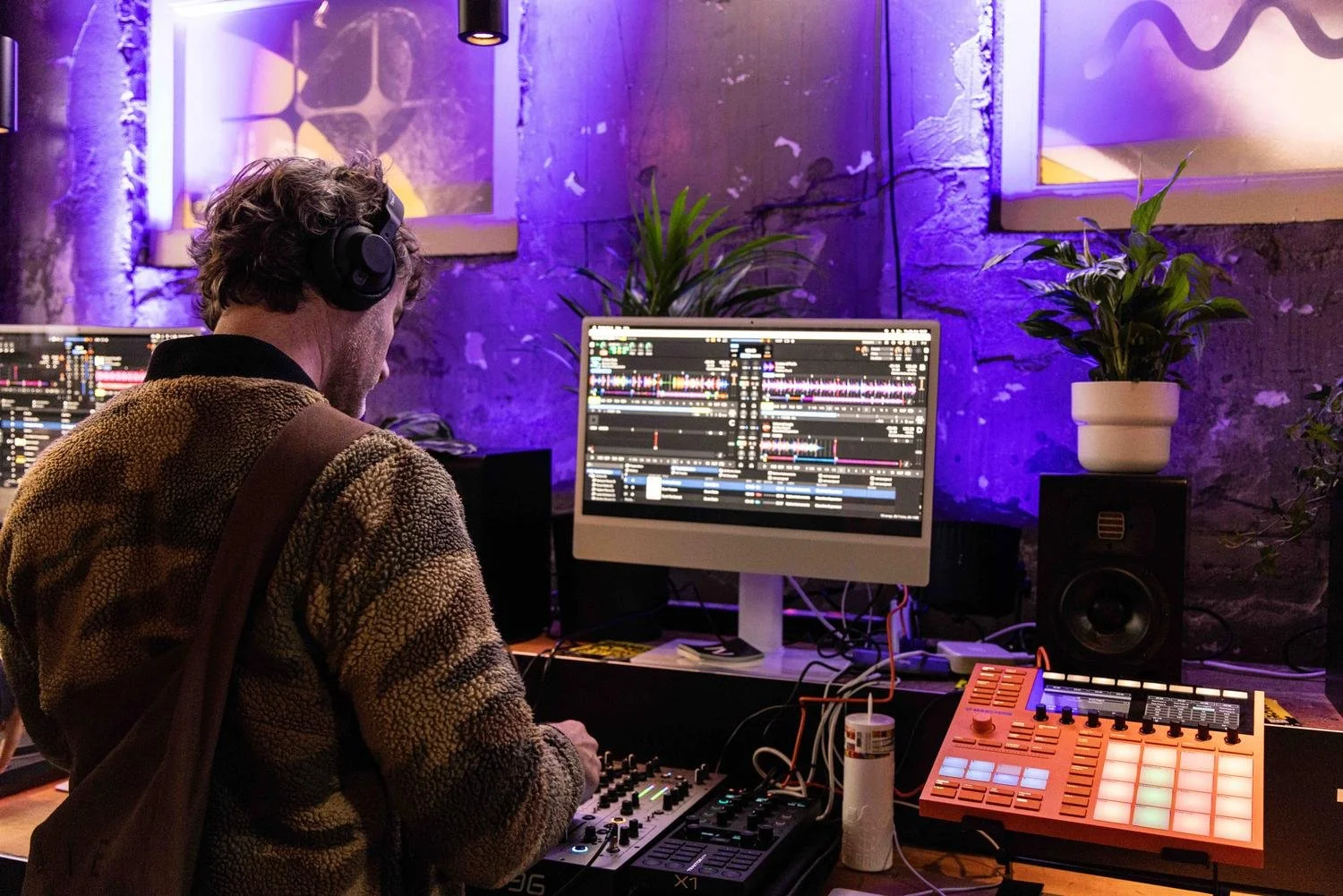native-instruments-ade-2025-mixer-guests-interaction-up-productions---01.jpg