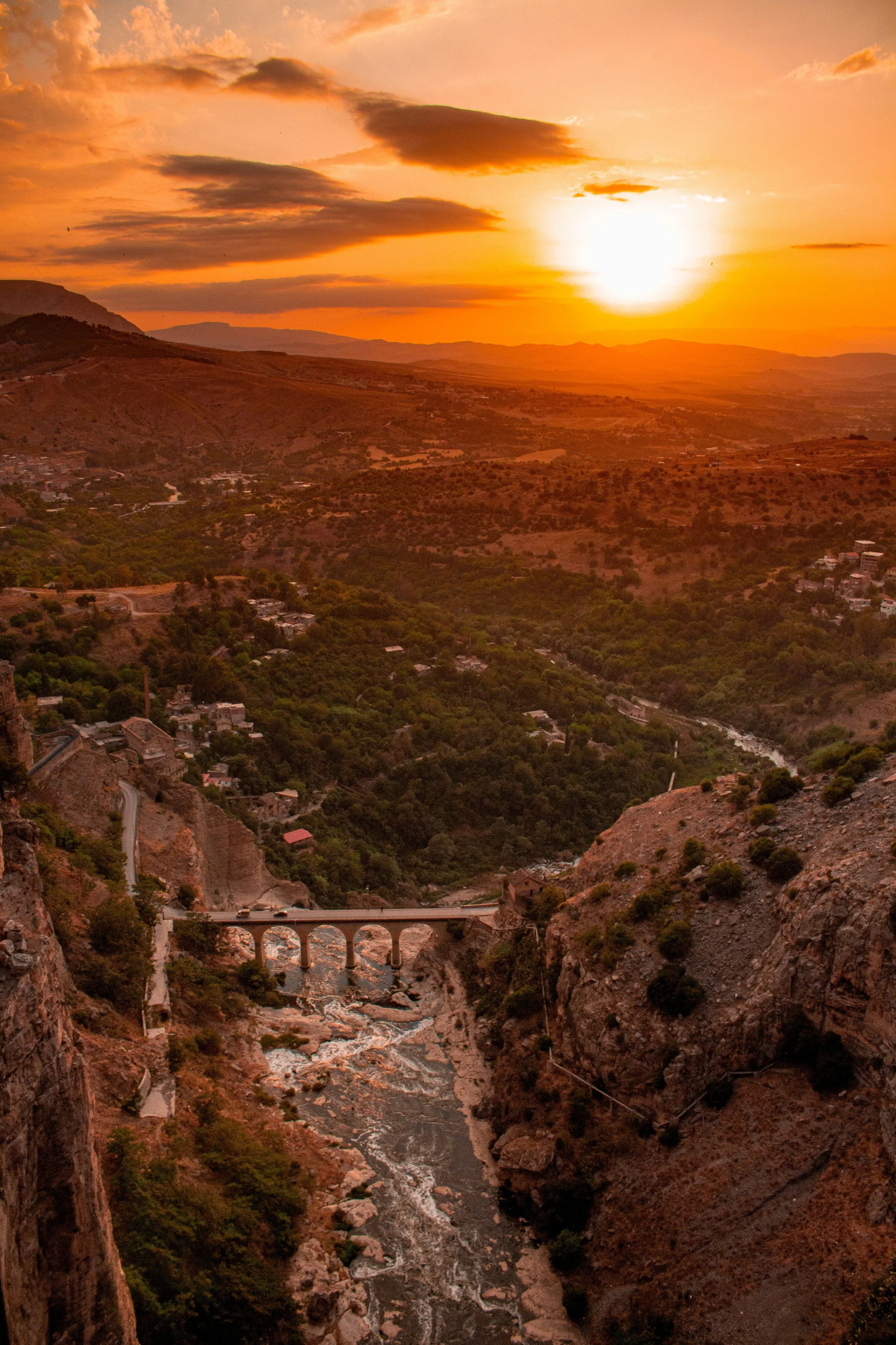 abdelmoumene-laligui-guJqeQUDlBY-unsplash.jpg