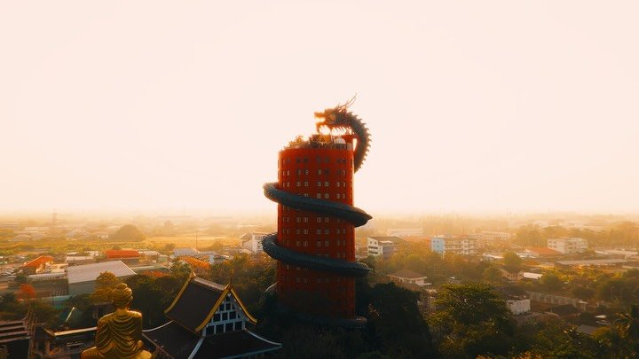 A quiet morning at Wat Sam Phran 🐲🐉
