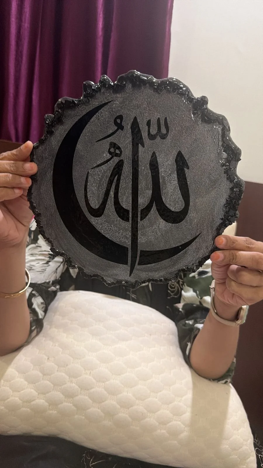 Faith meets artistry. 🖤
A handcrafted resin masterpiece featuring elegant Arabic calligraphy, created to bring beauty, meaning and sophistication to your space. Customise the colours and finish to create a piece that is uniquely yours.

Personalise 