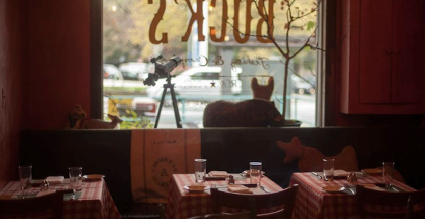 This Restaurant Breaks Every Marketing Rule—Yet It’s Always Packed