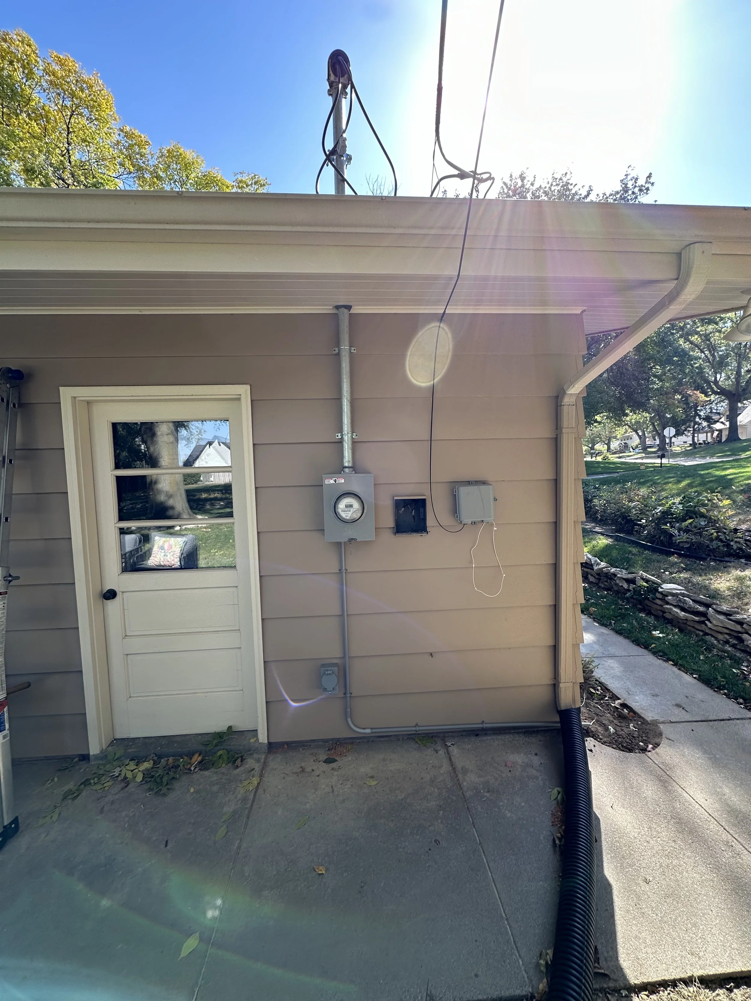 200Amp meter socket/mast outside 